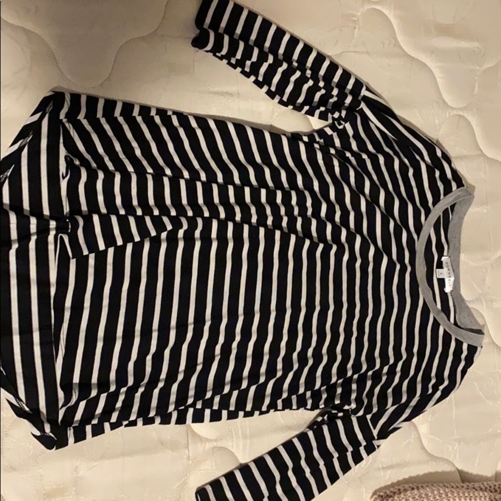 Quarter sleeve shirt